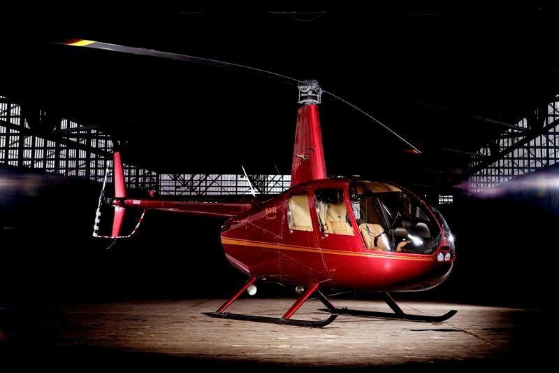 Transport cu elicopterul DE 3-pasageri-robinson-44-3-passanger-seats
