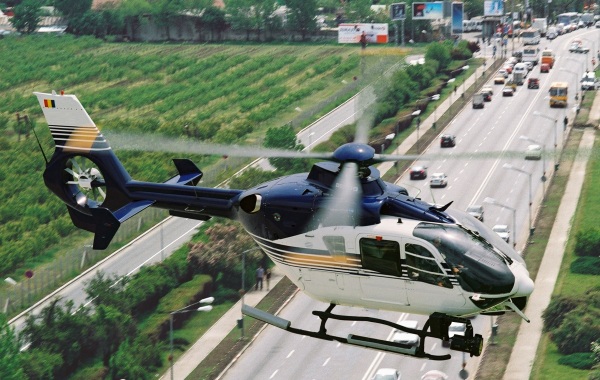 Inchiriere de elicopter pentru deplasare la restaurant in Sinaia